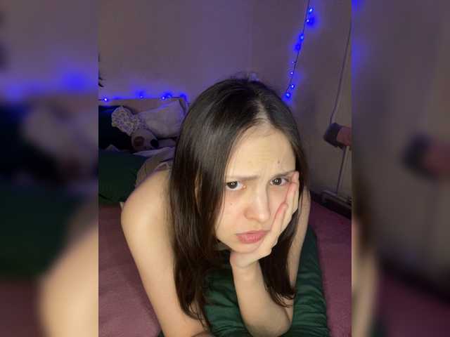 SilverSaya's BongaCams show and profile