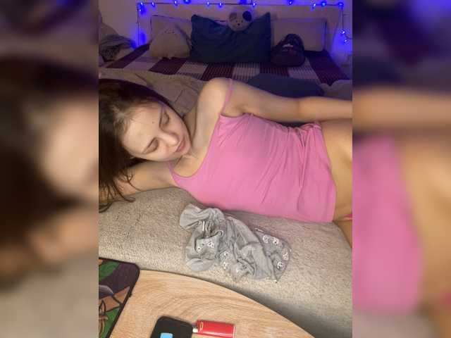 SilverSaya's BongaCams show and profile