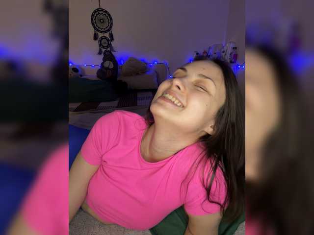 SilverSaya's BongaCams show and profile