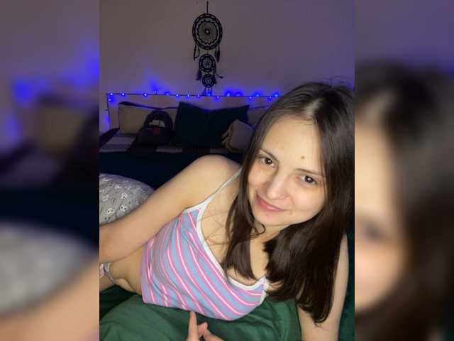 SilverSaya's BongaCams show and profile