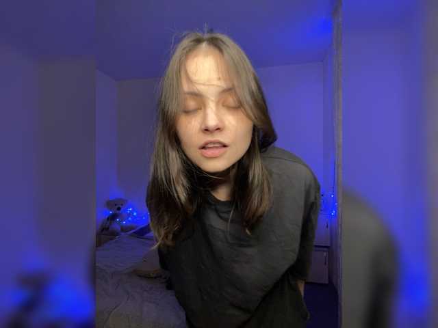 SilverSaya's BongaCams show and profile