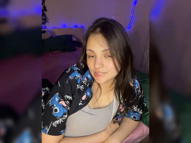 SilverSaya's BongaCams show and profile