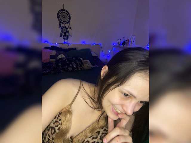 SilverSaya's BongaCams show and profile