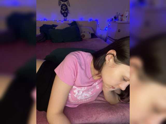 SilverSaya's BongaCams show and profile