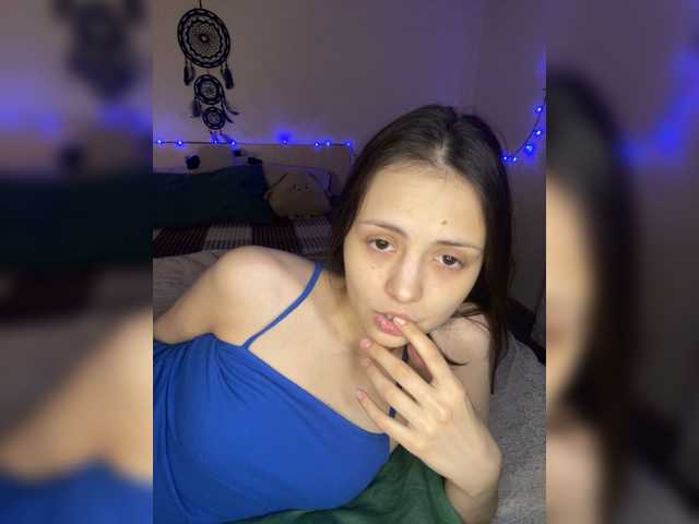 SilverSaya's BongaCams show and profile