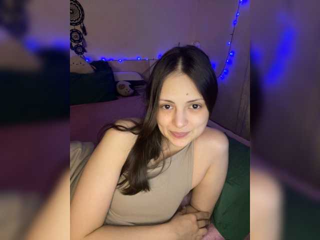 SilverSaya's BongaCams show and profile