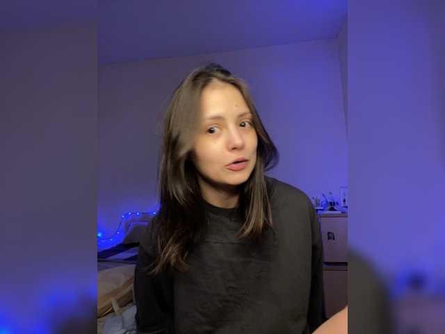 SilverSaya's BongaCams show and profile