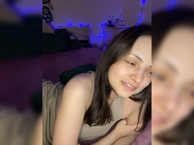 SilverSaya's BongaCams show and profile