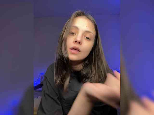 SilverSaya Live Webcam on BongaCams