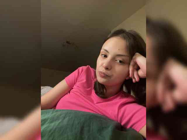 SilverSaya Live Webcam on BongaCams