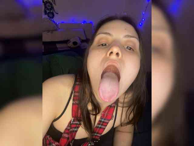 SilverSaya Live Webcam on BongaCams