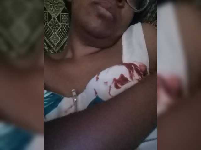 IndianBeaut's BongaCams show and profile