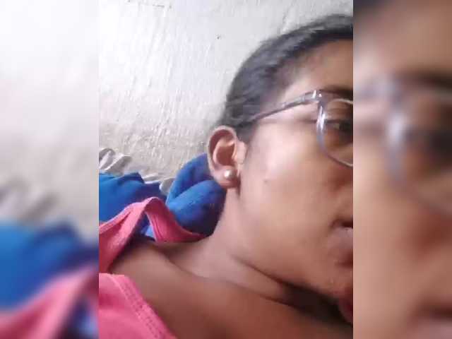 IndianBeaut's BongaCams show and profile