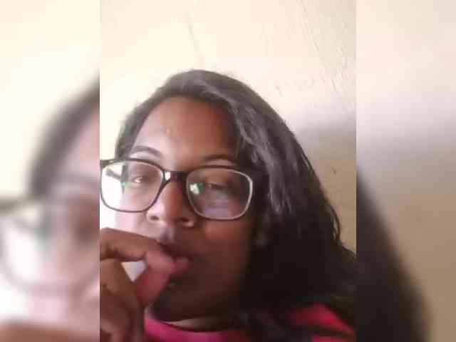 IndianBeaut webcam