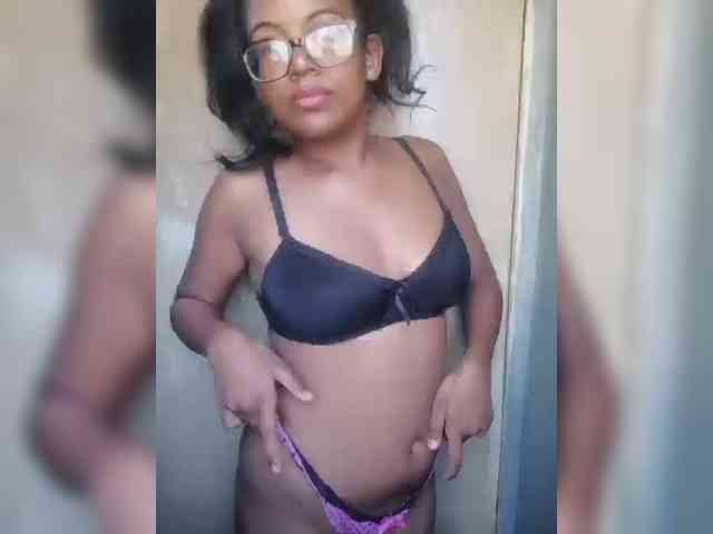 IndianBeaut webcam