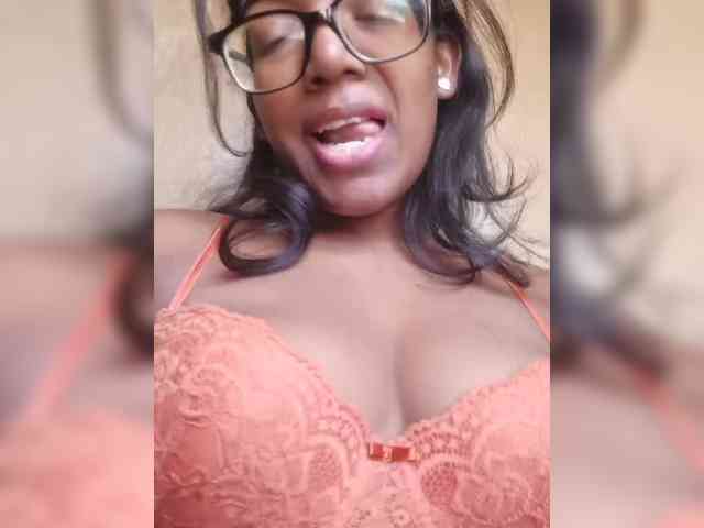 IndianBeaut webcam