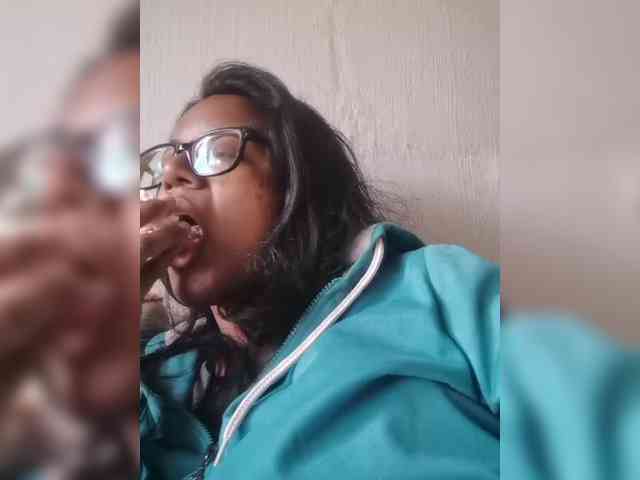 IndianBeaut webcam