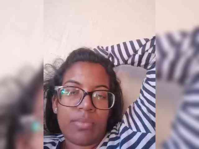 IndianBeaut webcam