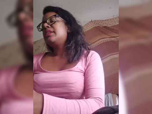 IndianBeaut webcam