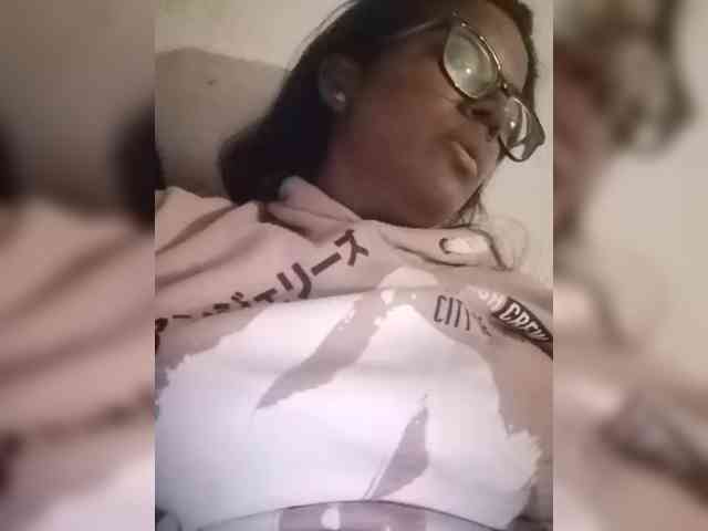 IndianBeaut webcam