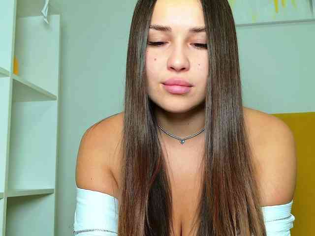 Brenda-M00n webcam