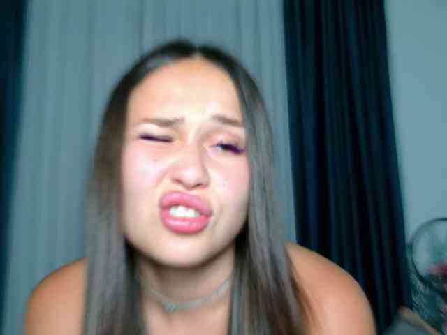 Brenda-M00n webcam