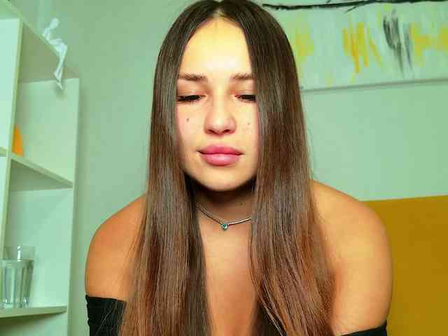 Brenda-M00n webcam