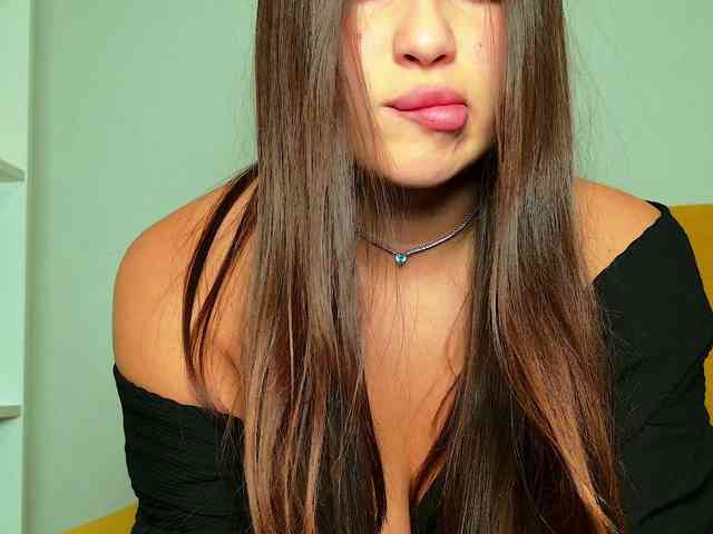 Brenda-M00n webcam