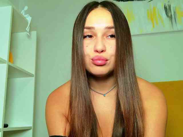 Brenda-M00n webcam