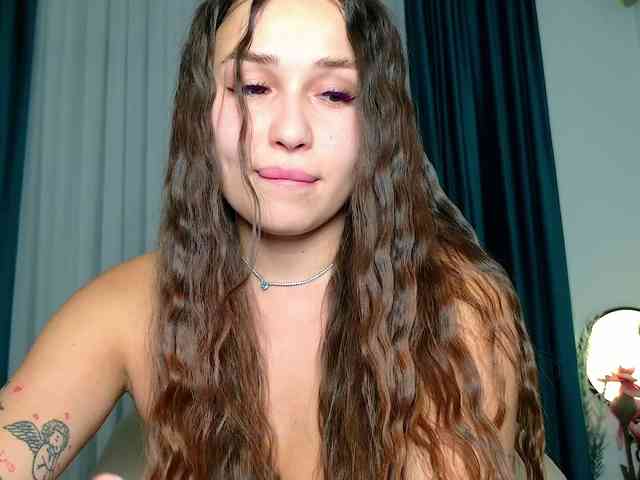 Brenda-M00n webcam