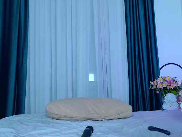 Brenda-M00n webcam
