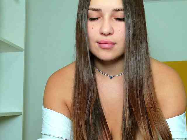Brenda-M00n webcam