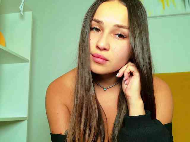 Brenda-M00n webcam