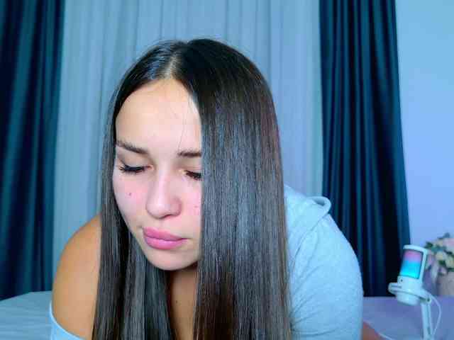 Brenda-M00n webcam