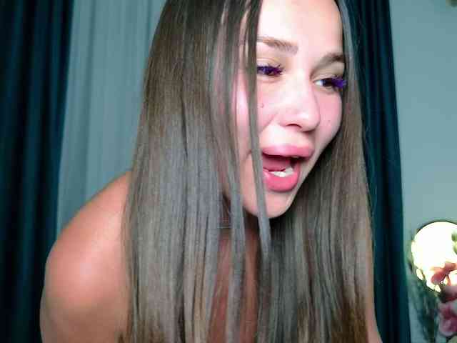 Brenda-M00n webcam
