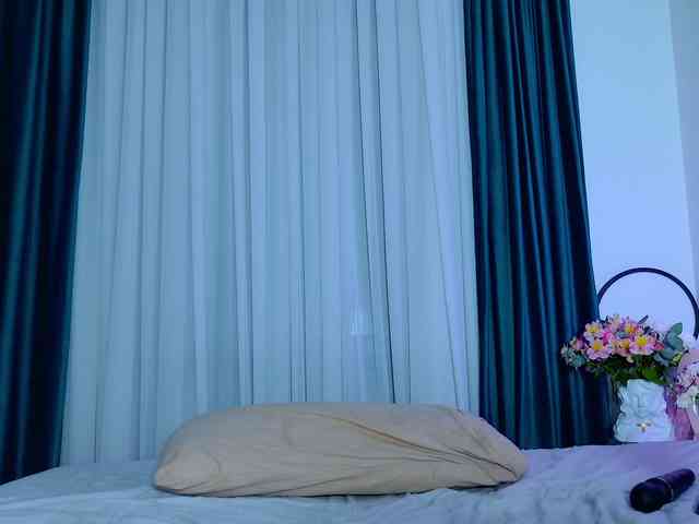 Brenda-M00n webcam