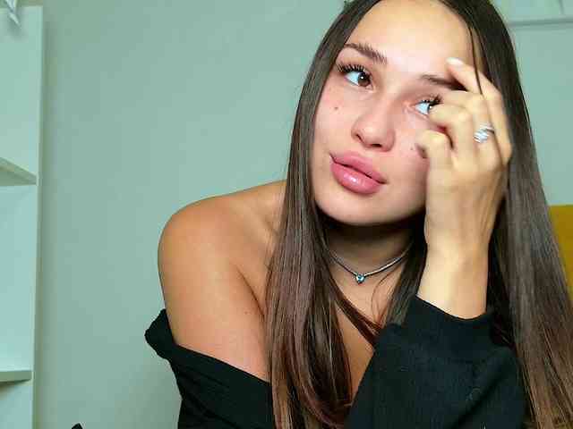 Brenda-M00n webcam