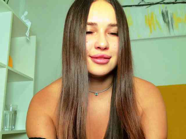 Brenda-M00n webcam