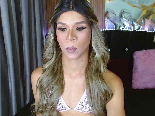 samlittle Live Webcam on BongaCams