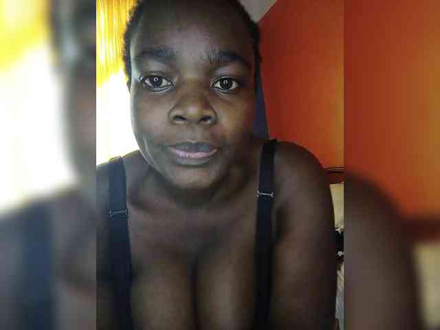 ThickCreamybabe webcam