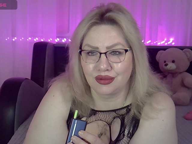 AngelinaGlam's BongaCams show and profile