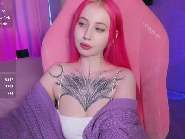 luvsoak's BongaCams show and profile