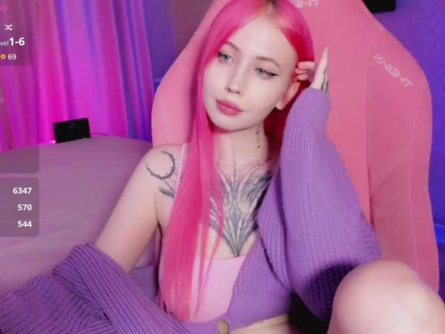 luvsoak's BongaCams show and profile