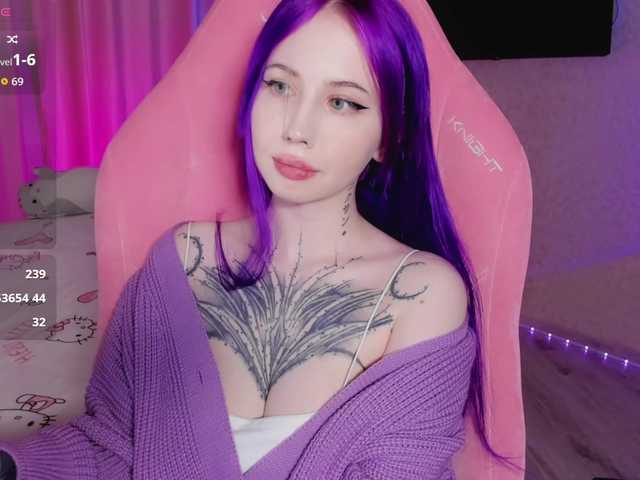 luvsoak's BongaCams show and profile