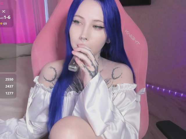 luvsoak's BongaCams show and profile