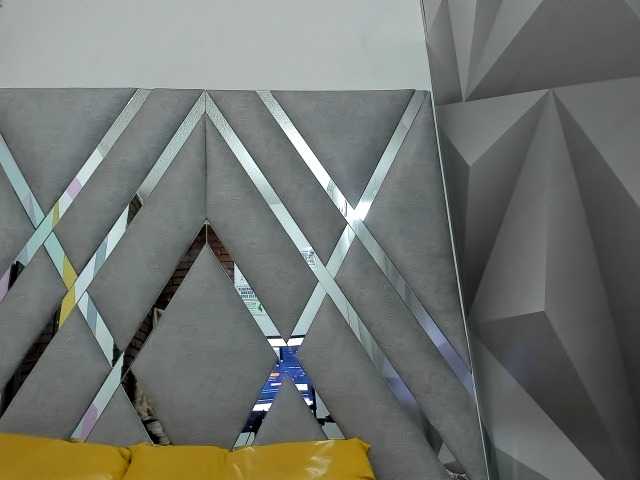 DianaSmiith's BongaCams show and profile