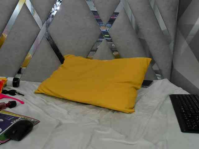 DianaSmiith webcam