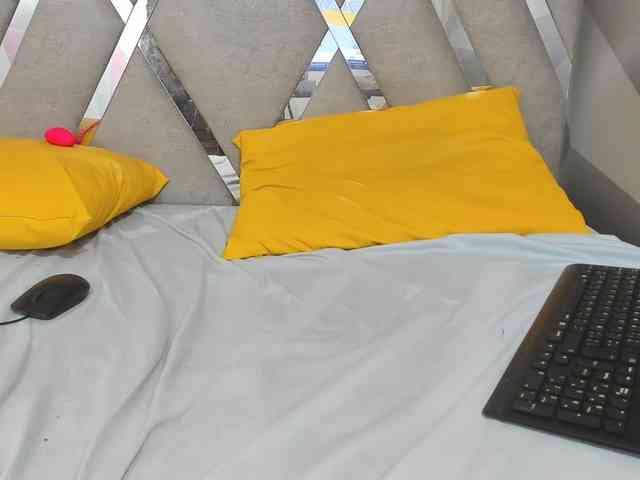 DianaSmiith webcam
