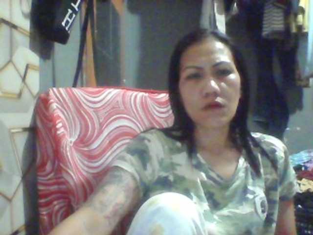 Rarra's BongaCams show and profile