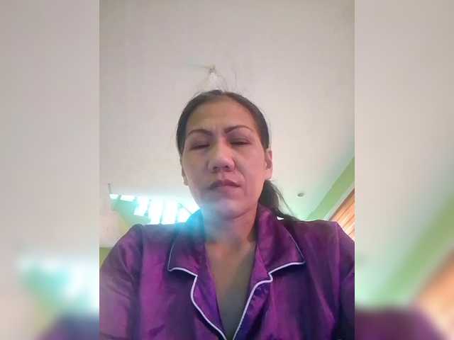 Rarra's BongaCams show and profile